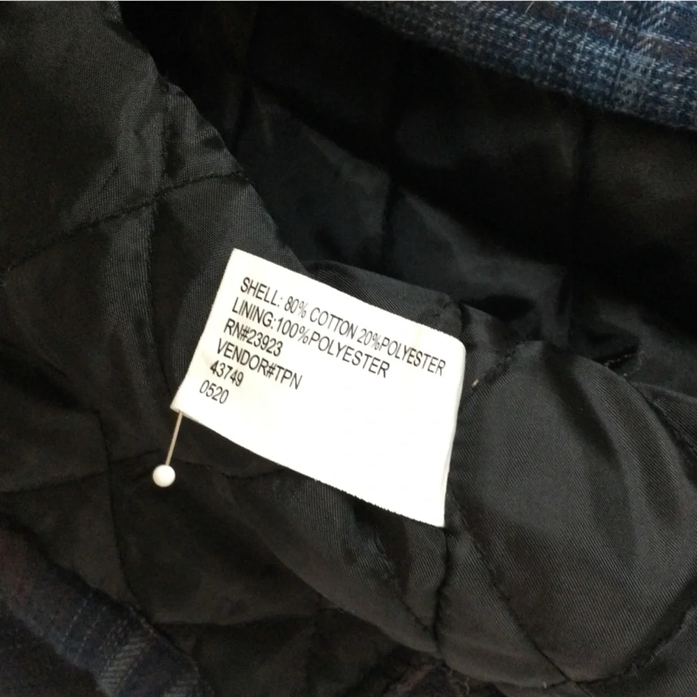 Canyon Guide Outfitters Hooded Quilted Jacket. Large - Picture 4 of 6